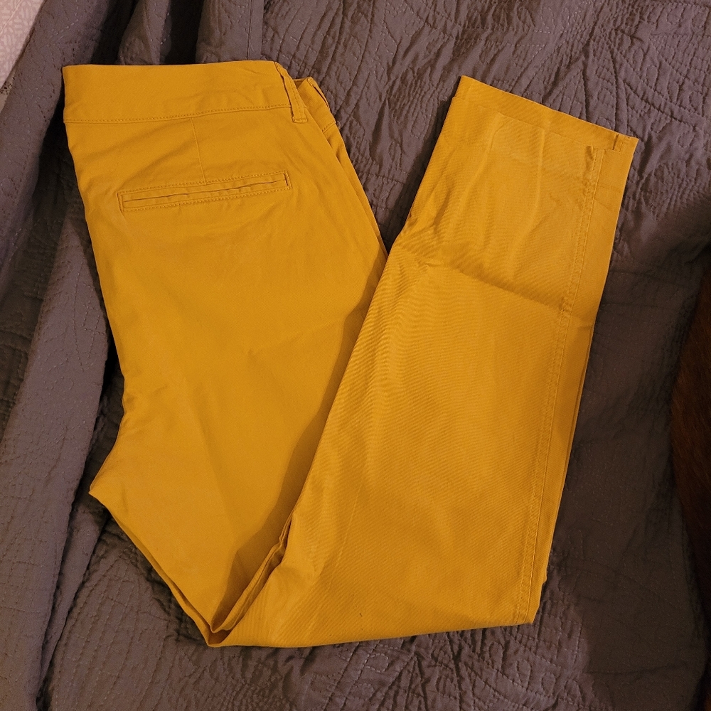 Old Navy Pixie Pants - Size 8 Regular